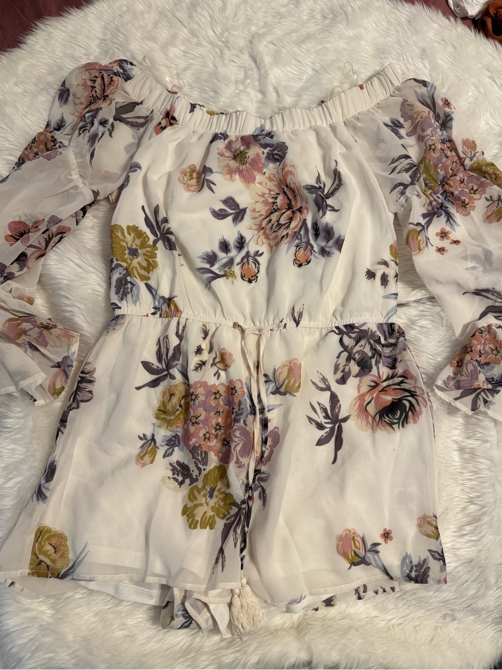 Floral Off-Shoulder ivory shorts Romper size juniors XL